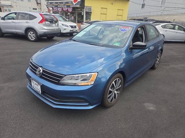 Photo of 2016 Turquoise Volkswagen Jetta