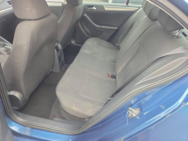 Photo of 2016 Turquoise Volkswagen Jetta