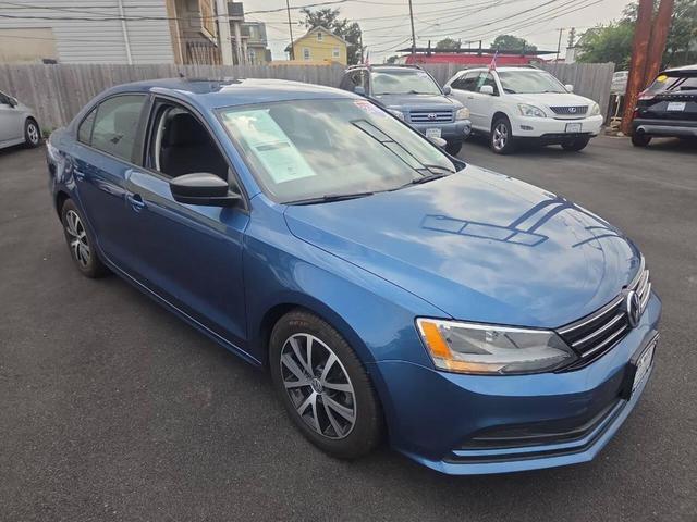 Photo of 2016 Turquoise Volkswagen Jetta