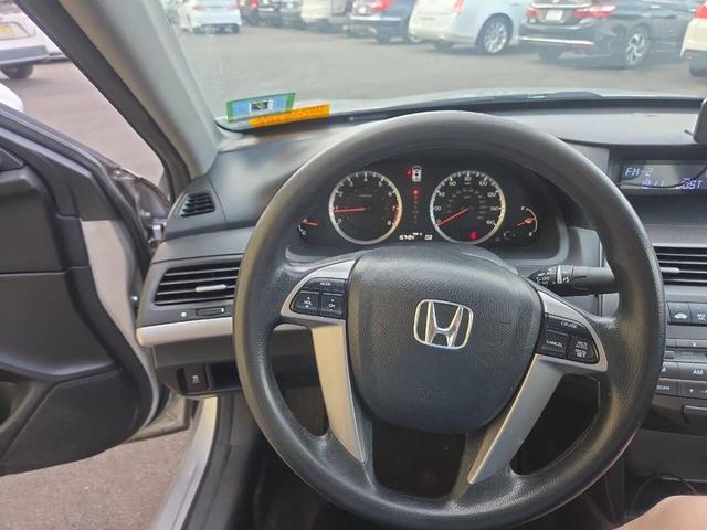 Photo of 2011 Alabaster Silver Metallic Honda Accord
