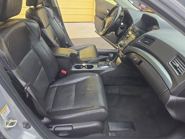 Photo of 2013 Silver Moon Acura ILX