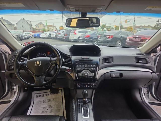 Photo of 2013 Silver Moon Acura ILX