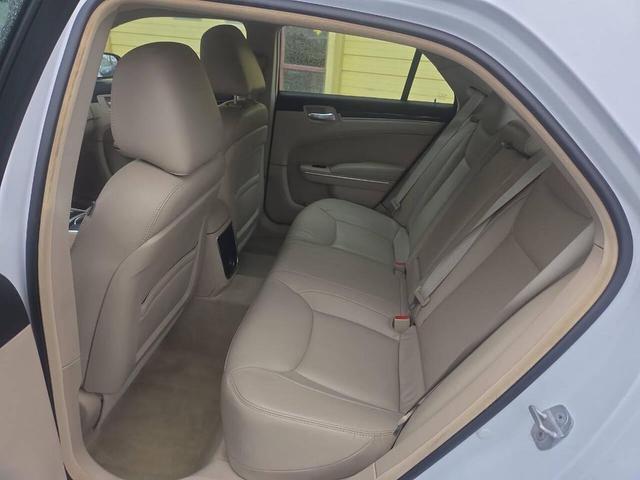 Photo of 2012 Bright White Clearcoat Chrysler 300