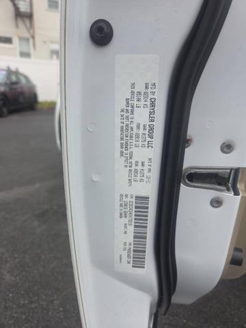 Photo of 2012 Bright White Clearcoat Chrysler 300