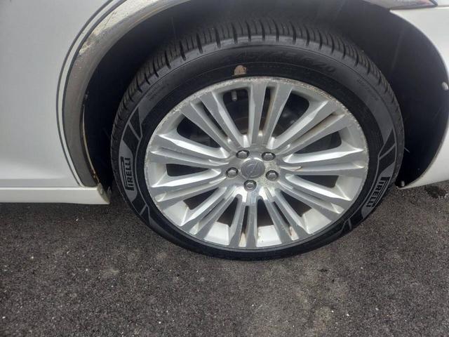 Photo of 2012 Bright White Clearcoat Chrysler 300