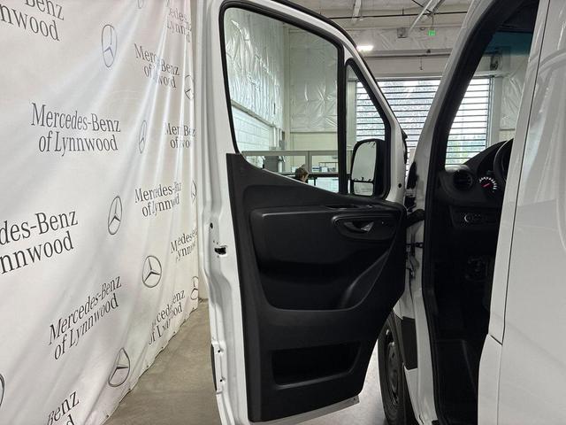 Photo of 2025 Arctic White Mercedes-Benz Sprinter 2500