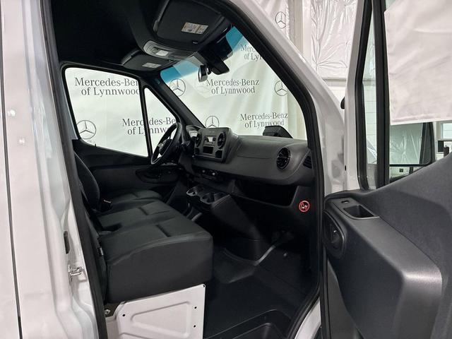 Photo of 2025 Arctic White Mercedes-Benz Sprinter 2500