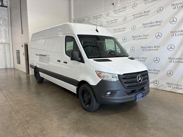 Photo of 2025 Arctic White Mercedes-Benz Sprinter 2500