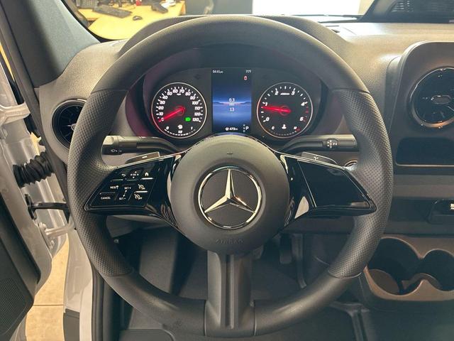 Photo of 2025 Arctic White Mercedes-Benz Sprinter 2500