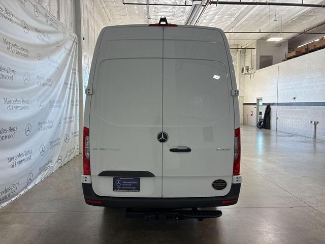 Photo of 2025 Arctic White Mercedes-Benz Sprinter 2500