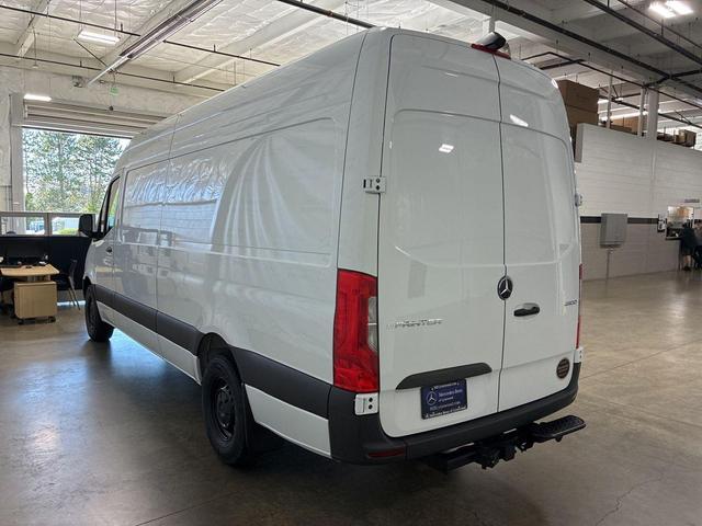 Photo of 2025 Arctic White Mercedes-Benz Sprinter 2500
