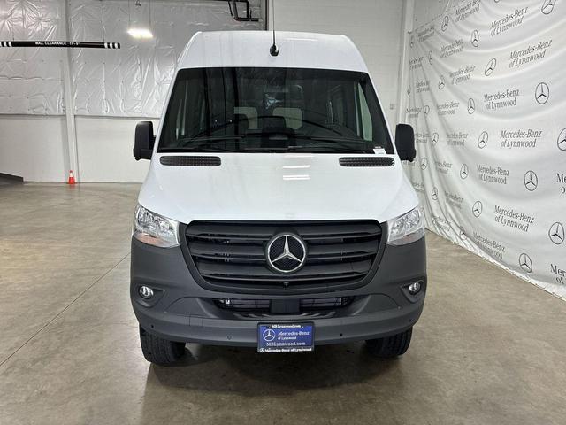 Photo of 2025 Arctic White Mercedes-Benz Sprinter 2500