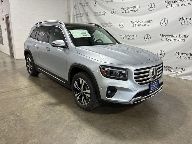 Photo of 2025 Silver Metallic Mercedes-Benz GLB 250