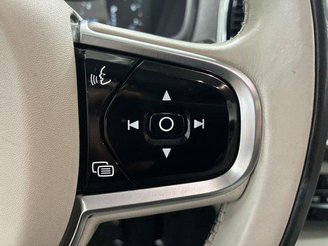 Photo of 2017 Luminous Sand Metallic Volvo XC90