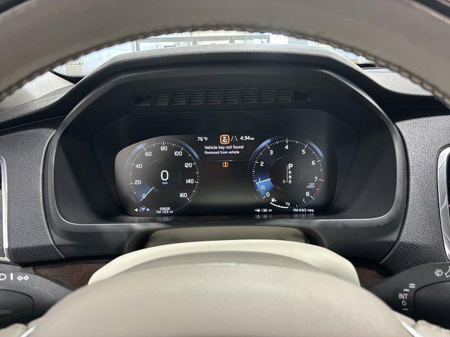 Photo of 2017 Luminous Sand Metallic Volvo XC90