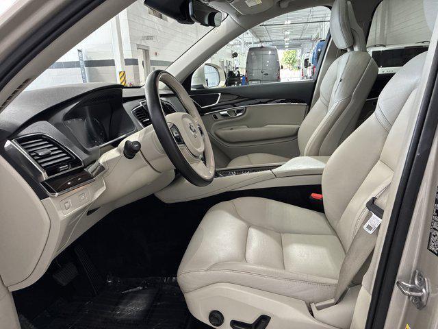 Photo of 2017 Luminous Sand Metallic Volvo XC90