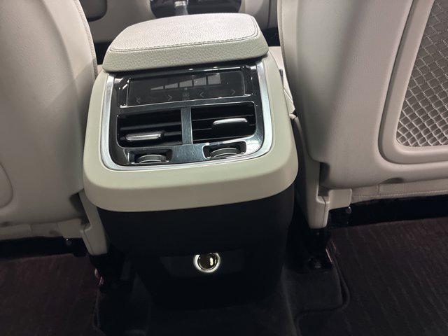 Photo of 2017 Luminous Sand Metallic Volvo XC90