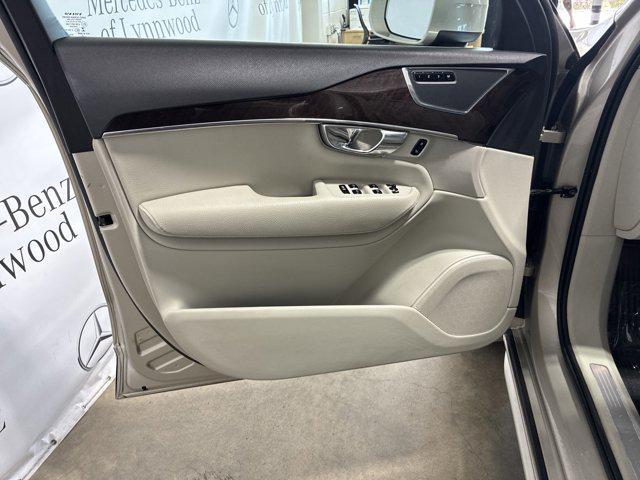 Photo of 2017 Luminous Sand Metallic Volvo XC90