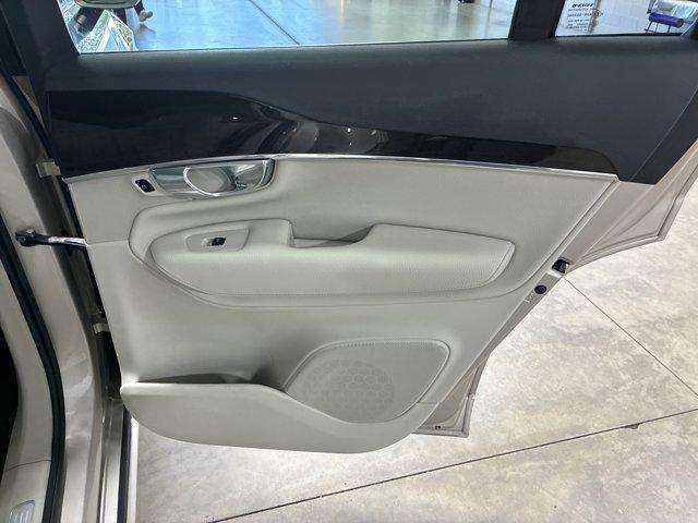 Photo of 2017 Luminous Sand Metallic Volvo XC90