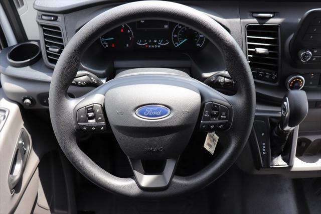 Photo of 2025 Oxford White Ford Transit-250