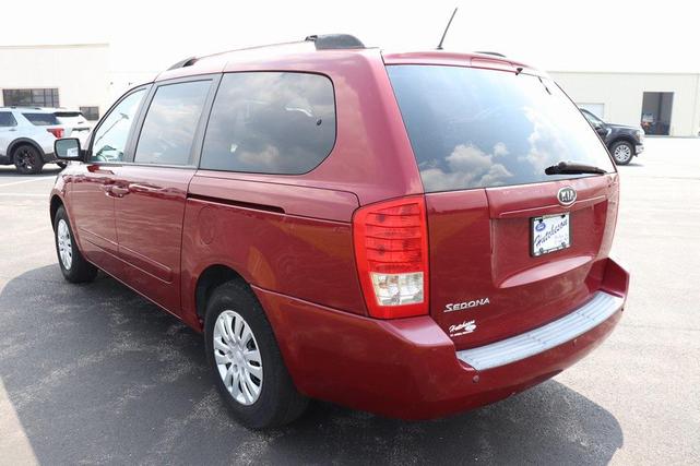 Photo of 2011 Claret Red Kia Sedona
