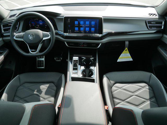 Photo of 2025 Pure White Volkswagen Atlas