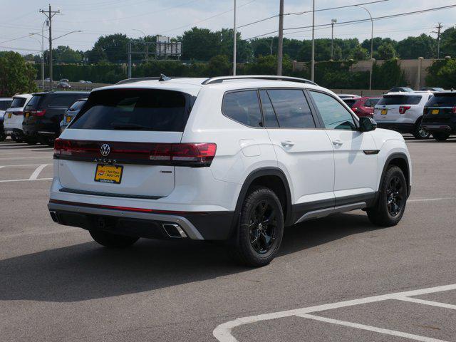Photo of 2025 Pure White Volkswagen Atlas