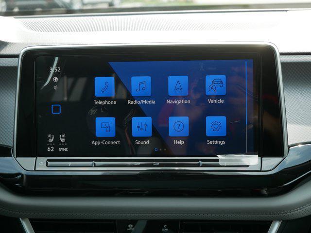 Photo of 2025 Pure White Volkswagen Atlas