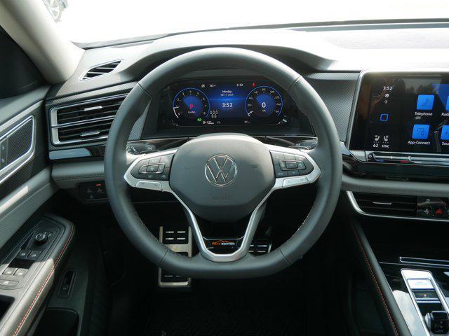 Photo of 2025 Pure White Volkswagen Atlas