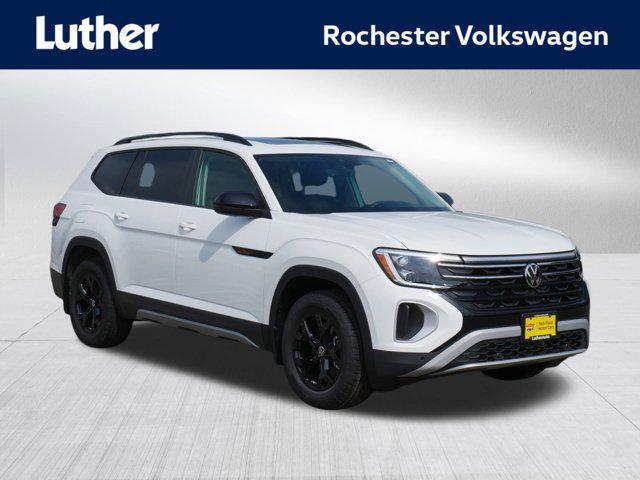 Photo of 2025 Pure White Volkswagen Atlas