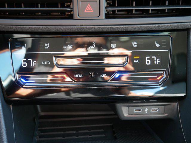Photo of 2025 Opal White Pearl Volkswagen Jetta