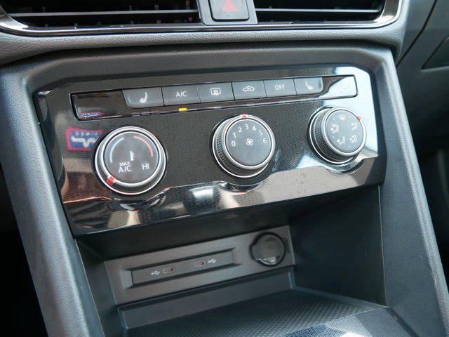 Photo of 2025 Platinum Gray Metallic Volkswagen Taos