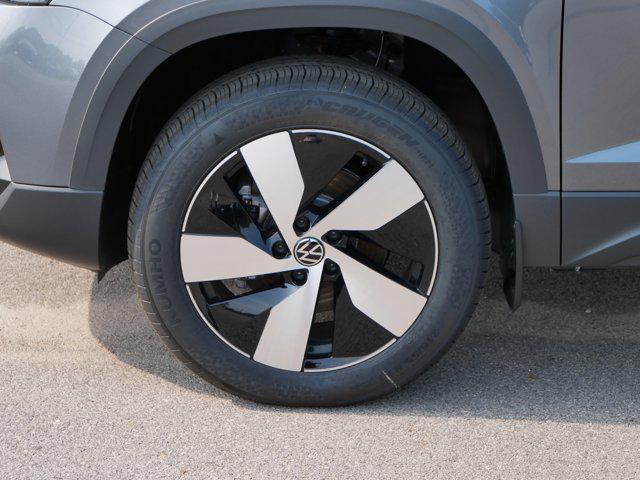 Photo of 2025 Platinum Gray Metallic Volkswagen Taos