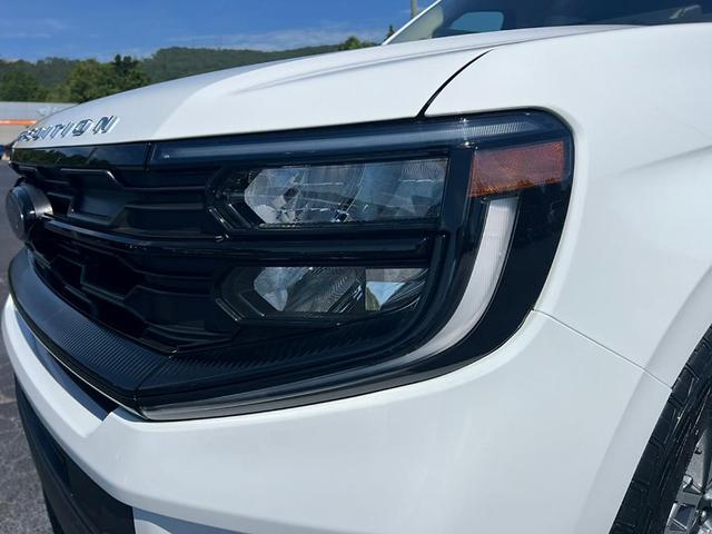 Photo of 2025 Oxford White Ford Expedition Max