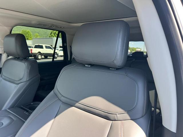 Photo of 2025 Oxford White Ford Expedition Max