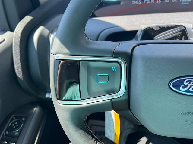 Photo of 2025 Oxford White Ford Expedition Max