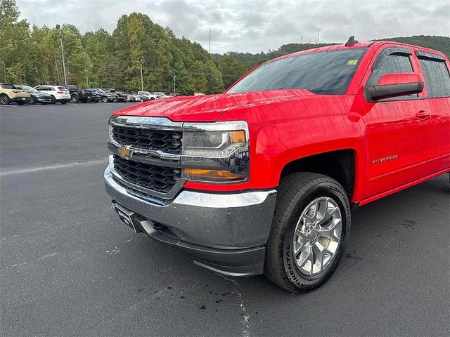 Photo of 2016 Red Chevrolet Silverado 1500
