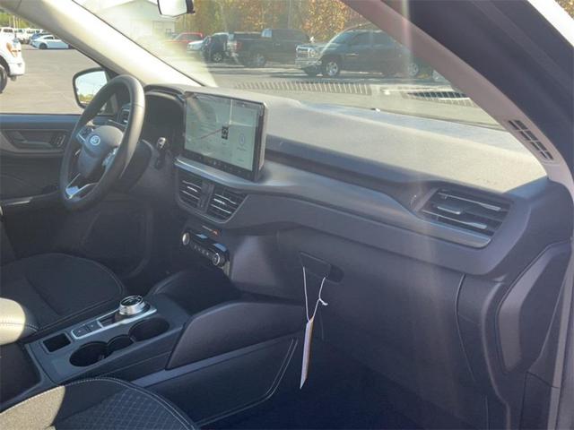 Photo of 2025 Carbonized Gray Metallic Ford Escape