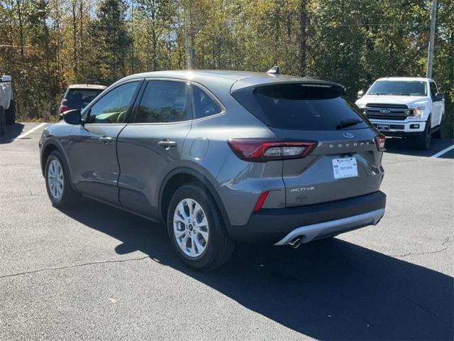 Photo of 2025 Carbonized Gray Metallic Ford Escape