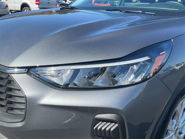 Photo of 2025 Carbonized Gray Metallic Ford Escape