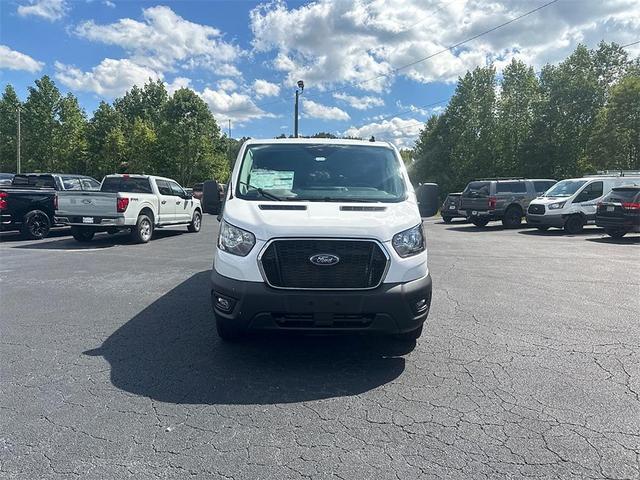 Photo of 2025 Oxford White Ford Transit-150