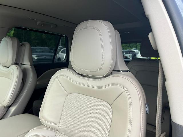 Photo of 2023 Flight Blue Lincoln Aviator