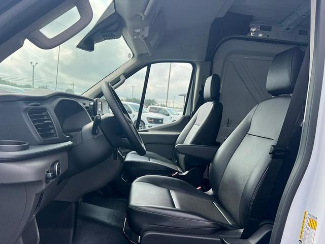 Photo of 2024 Oxford White Ford Transit-250