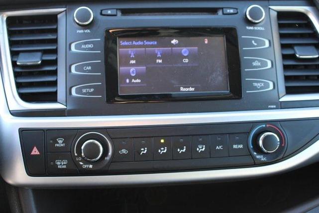 Photo of 2019 Midnight Black Metallic Toyota Highlander