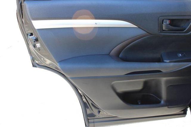 Photo of 2019 Midnight Black Metallic Toyota Highlander