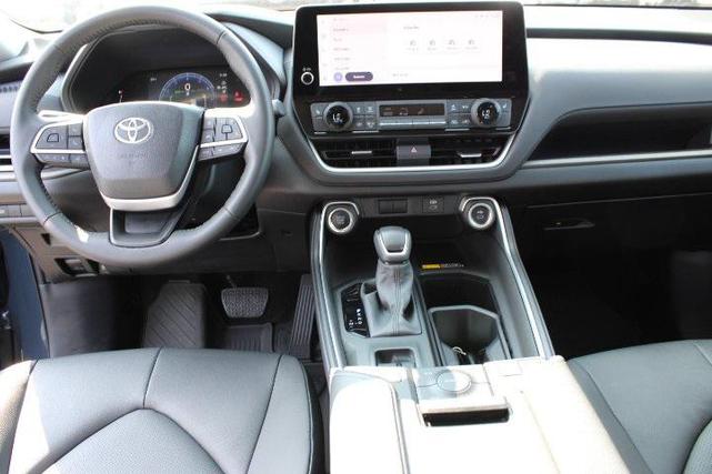 Photo of 2024 Storm Cloud Toyota Grand Highlander