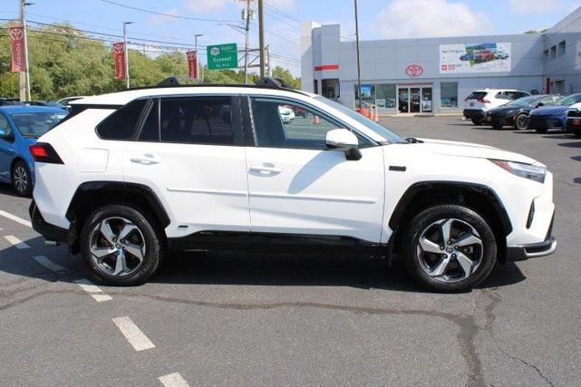 Photo of 2023 Ice Cap Toyota RAV4 Prime
