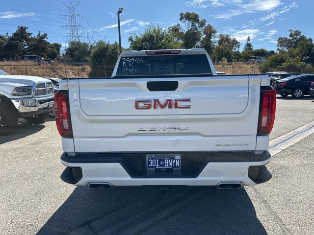 Photo of 2022 White Frost Tricoat GMC Sierra 1500