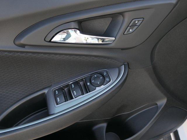 Photo of 2022 Summit White Chevrolet Malibu