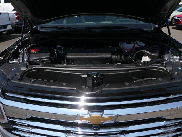 Photo of 2025 Sterling Gray Metallic Chevrolet Suburban
